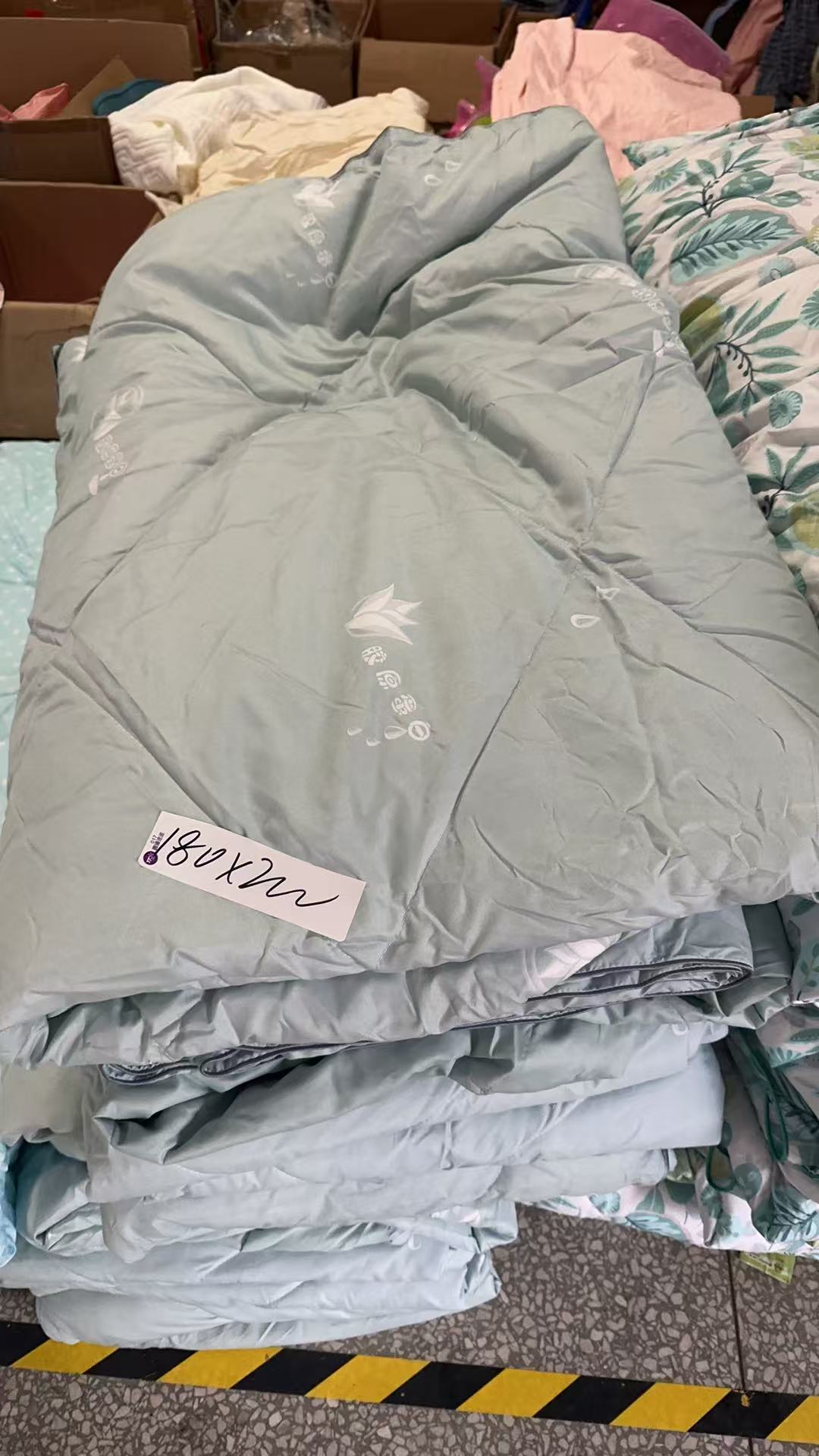 《兵哥外贸》180×200绿色化纤夏被 发1张