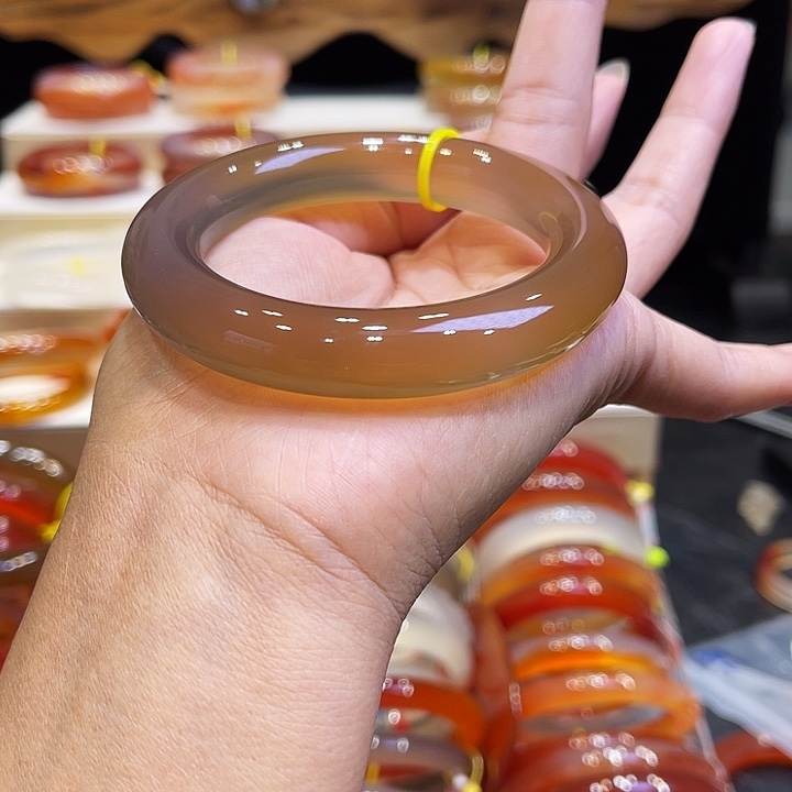 珑***珑玛瑙/玉髓手镯未镶嵌