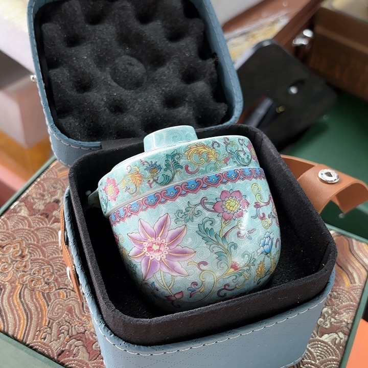 孤品茶具套装等。            