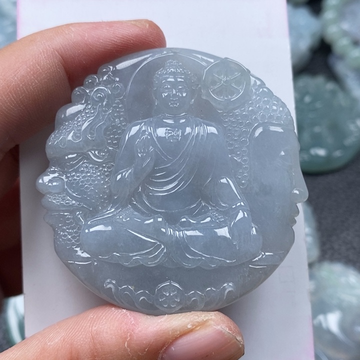 翡翠颈饰未镶嵌翡翠