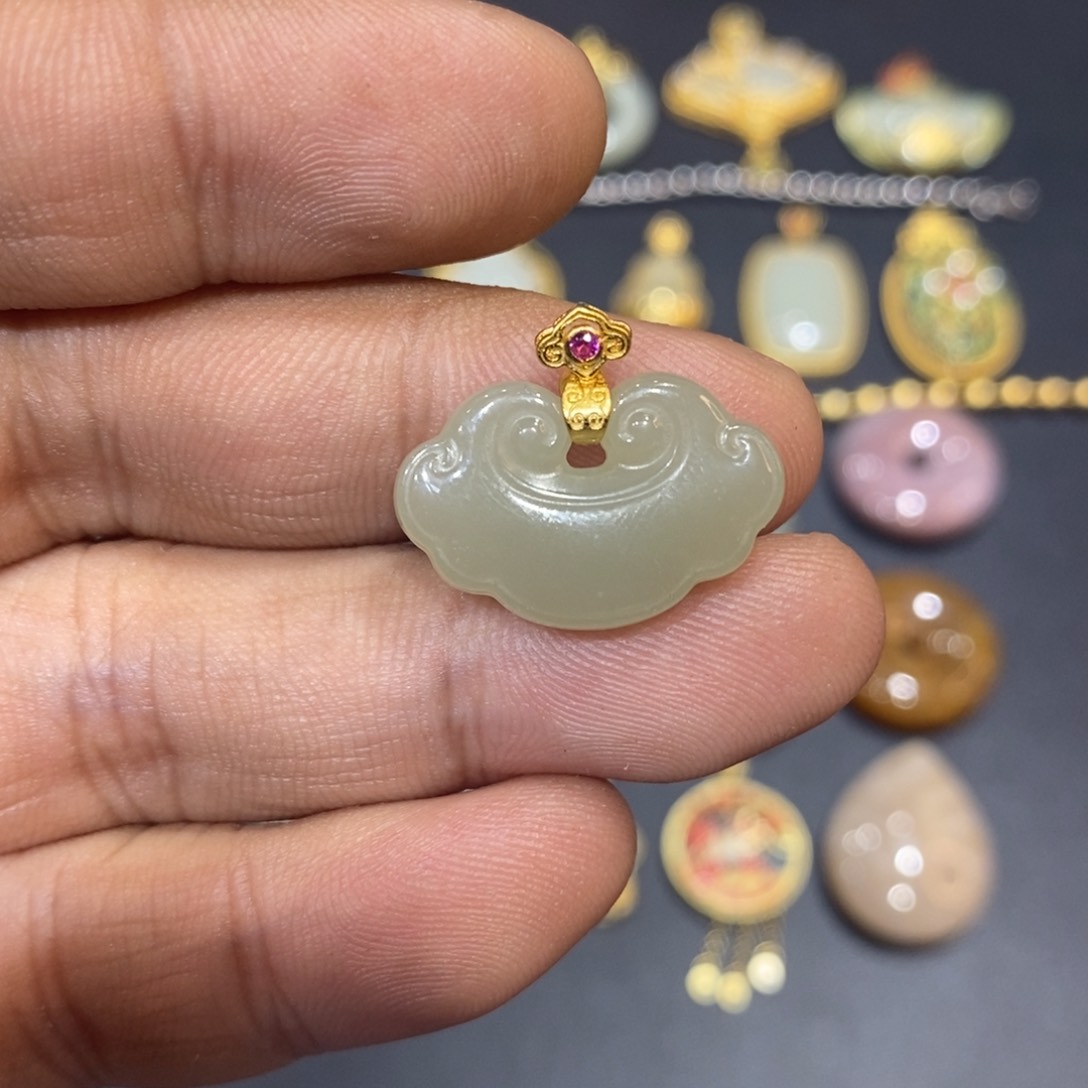 和田玉颈饰银S925镀金镶嵌