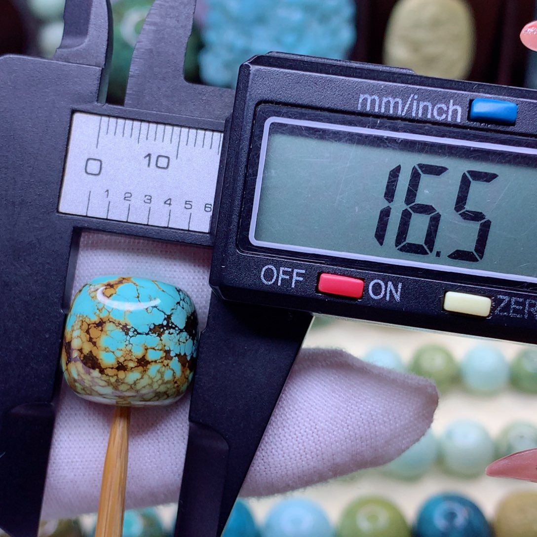 绿松石颈饰未镶嵌