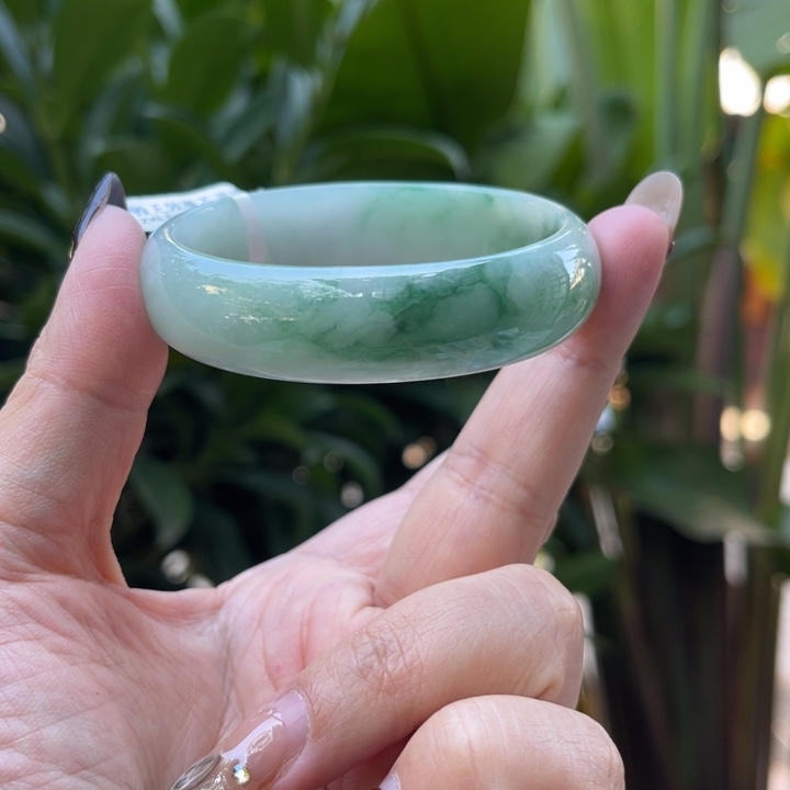 【闪购商品】翡翠手镯未镶嵌55.6贵妃
