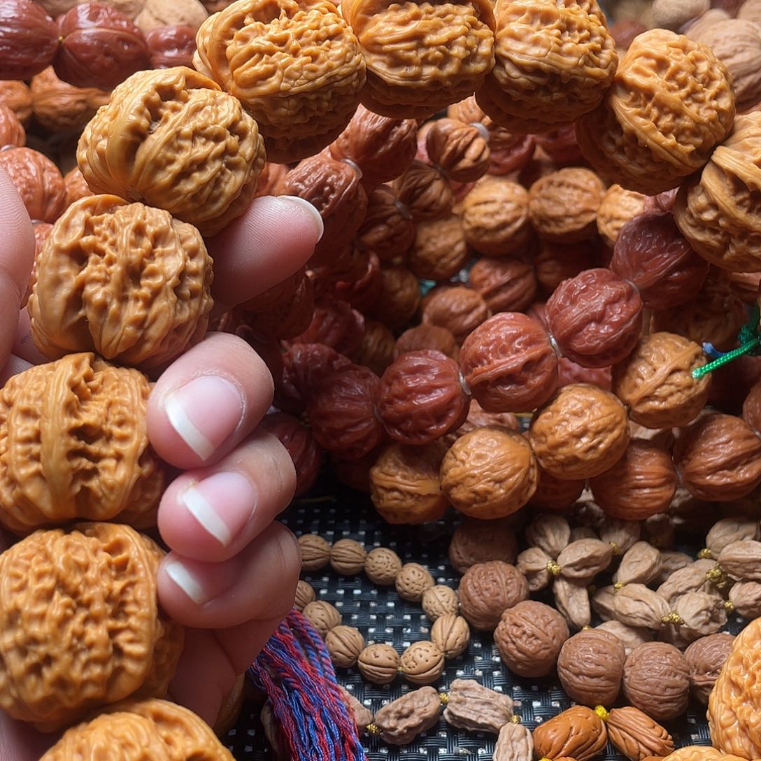 呦****手串文玩核桃白狮子