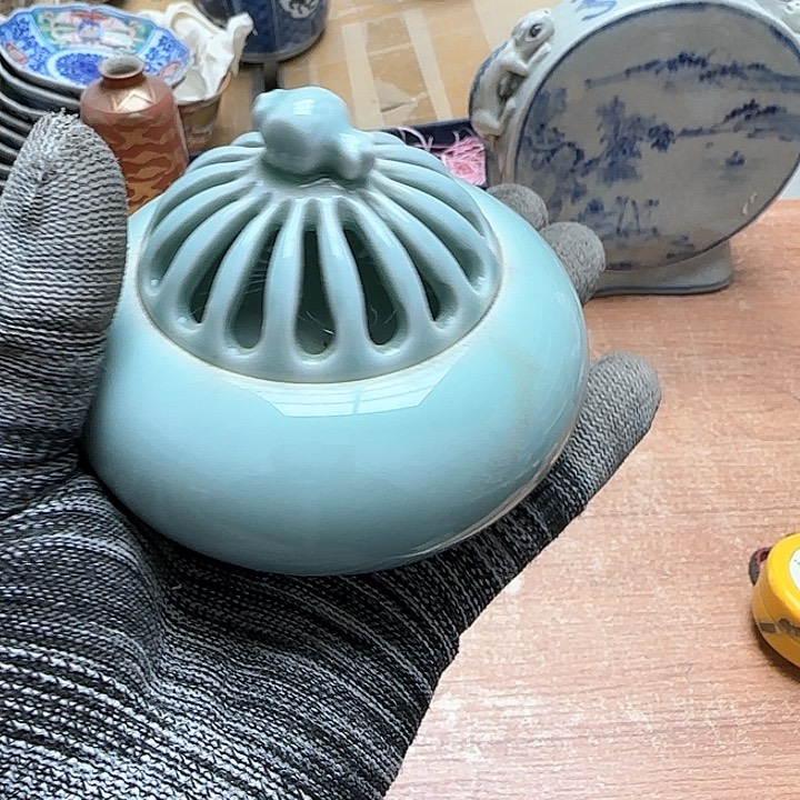 茶盏青红尖瓣红酒