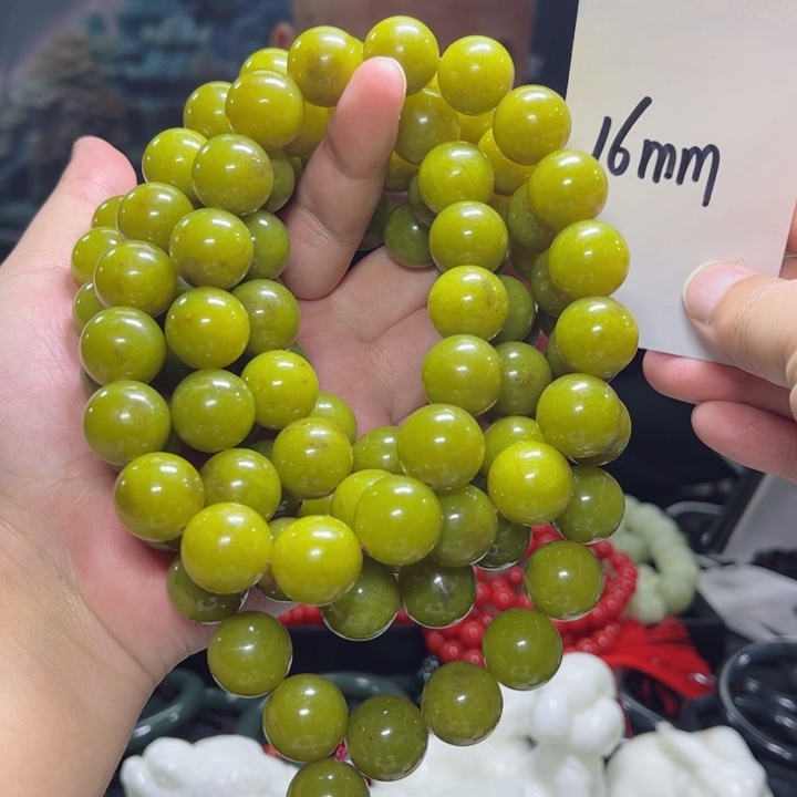 蛇纹石玉颈饰多样性发货未镶嵌