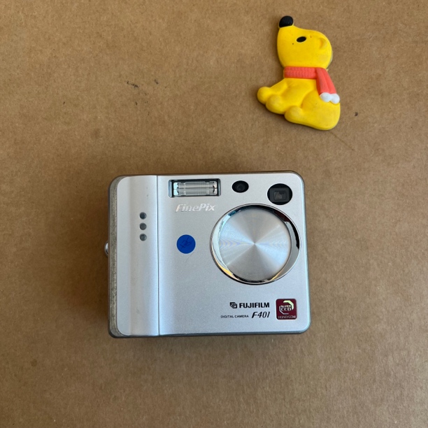 9新 Fujifilm/富士 富士f401 复古方块机 配32mb内存卡 配件齐全