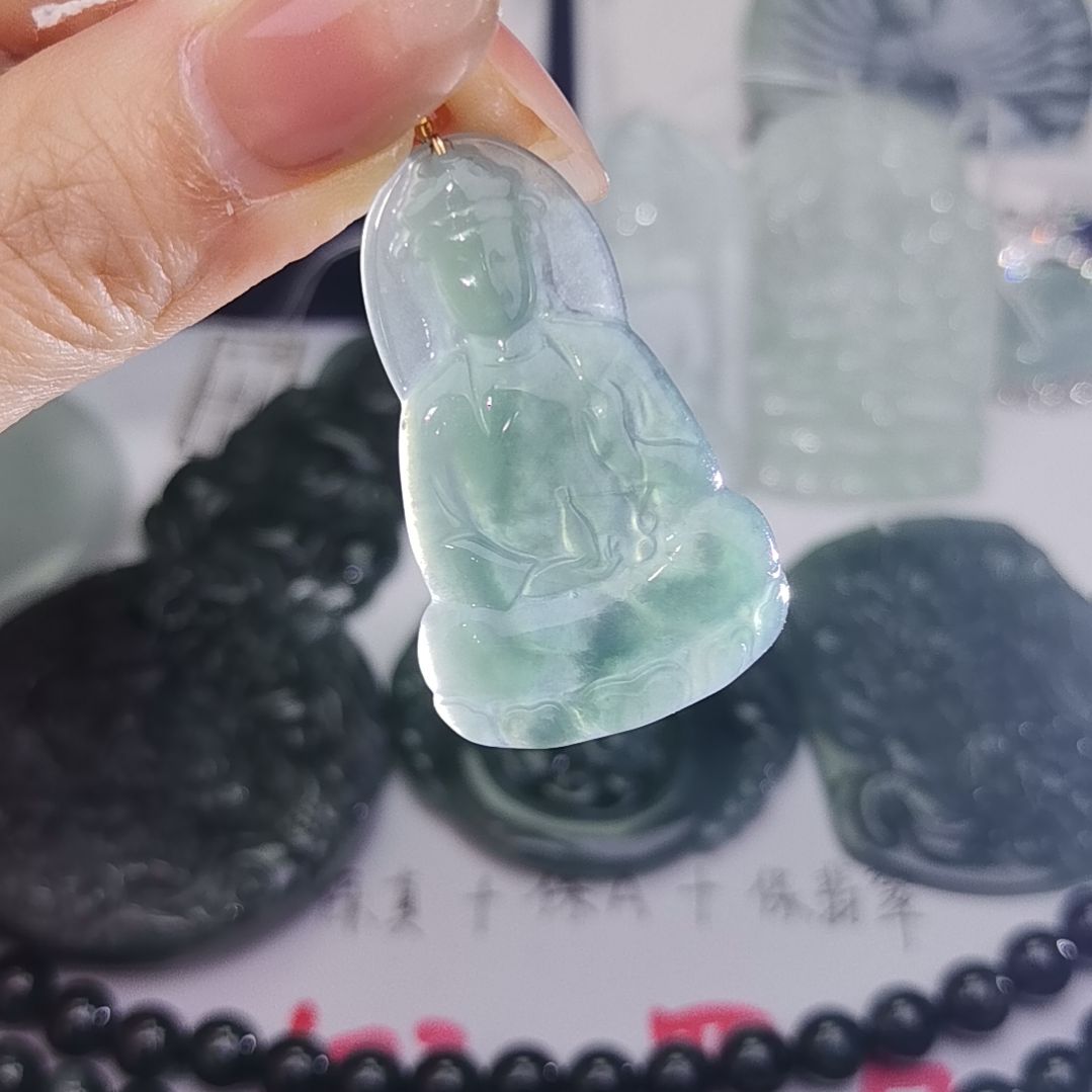 翡翠颈饰未镶嵌天然的A货翡翠多样性发货