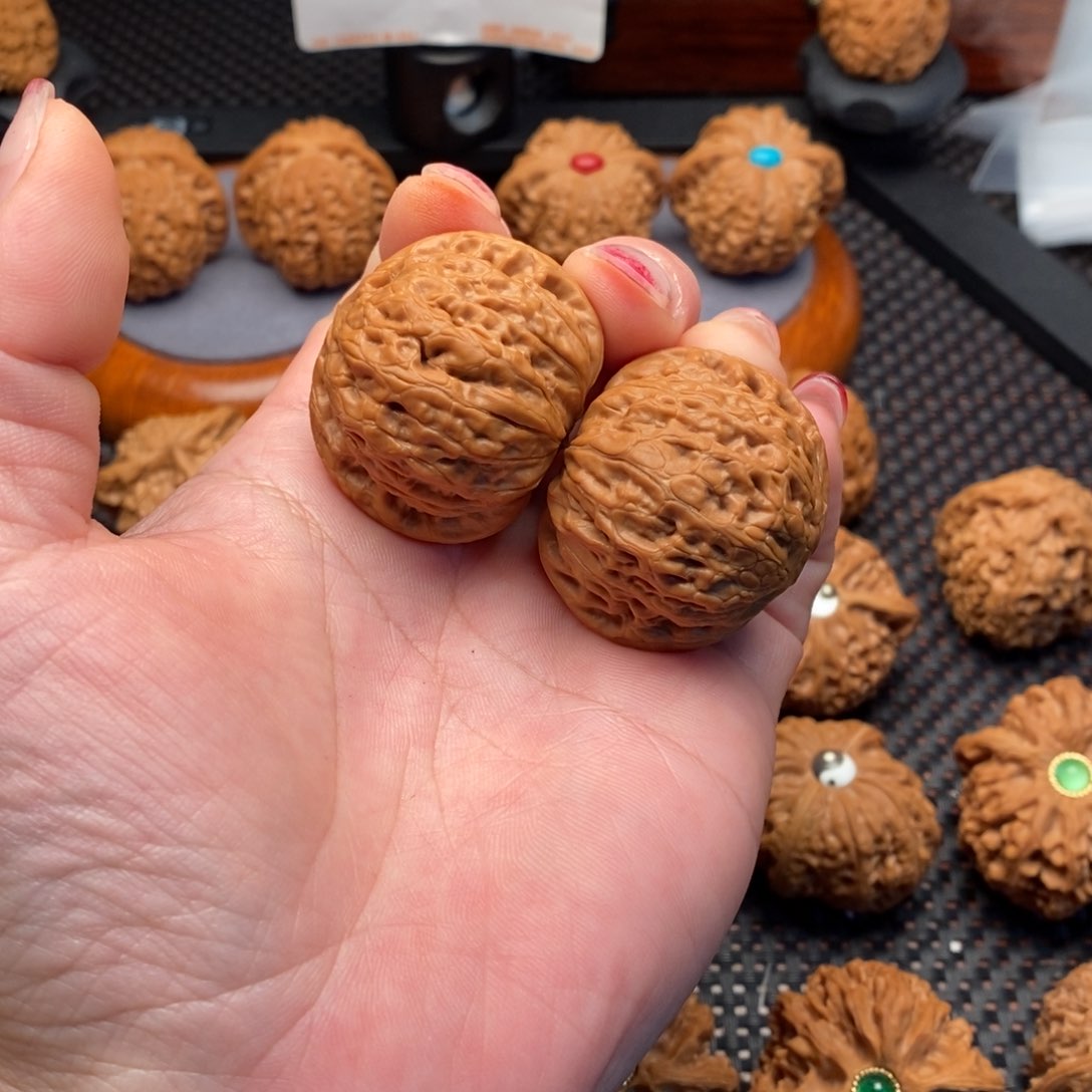 文玩核桃把件全品铁锤边肚39尺