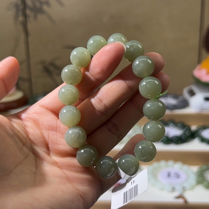 和田玉未镶嵌手串