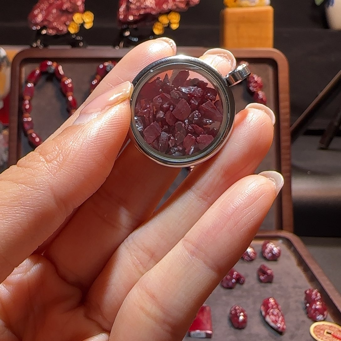 天然辰砂晶体粗砂