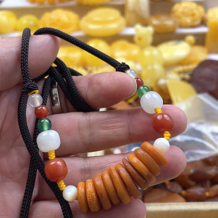 蜜蜡手串未镶嵌吴**谓吊坠