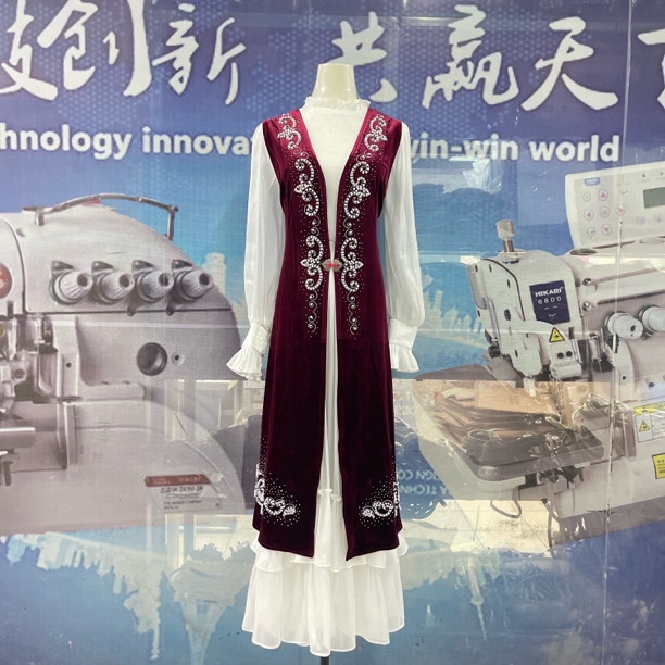 新款时尚女装马甲大衣长款绣花马夹民族风