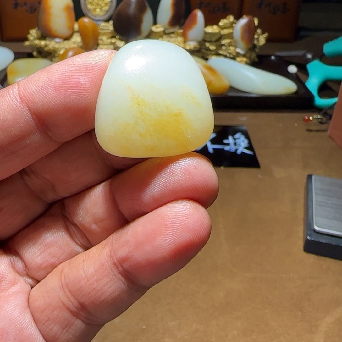 宋***胖和田玉（白玉）未镶嵌颈饰