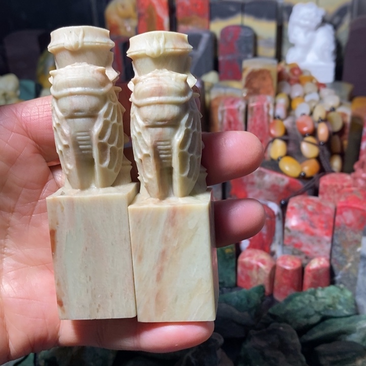 昌化鸡血石豆青冻