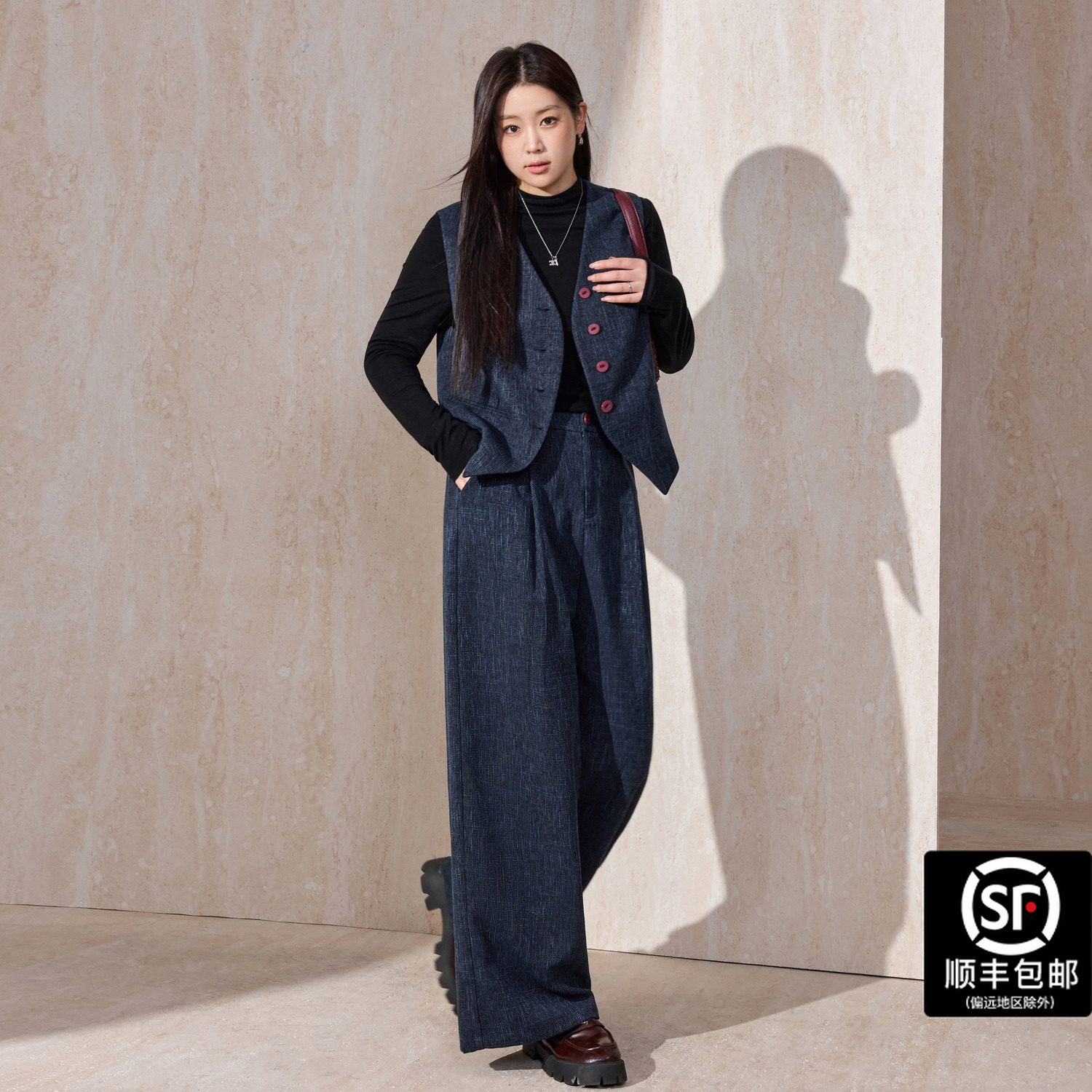 蓝语大码女装2025秋季小香风马甲半高领针织衫高腰直筒阔腿裤套装