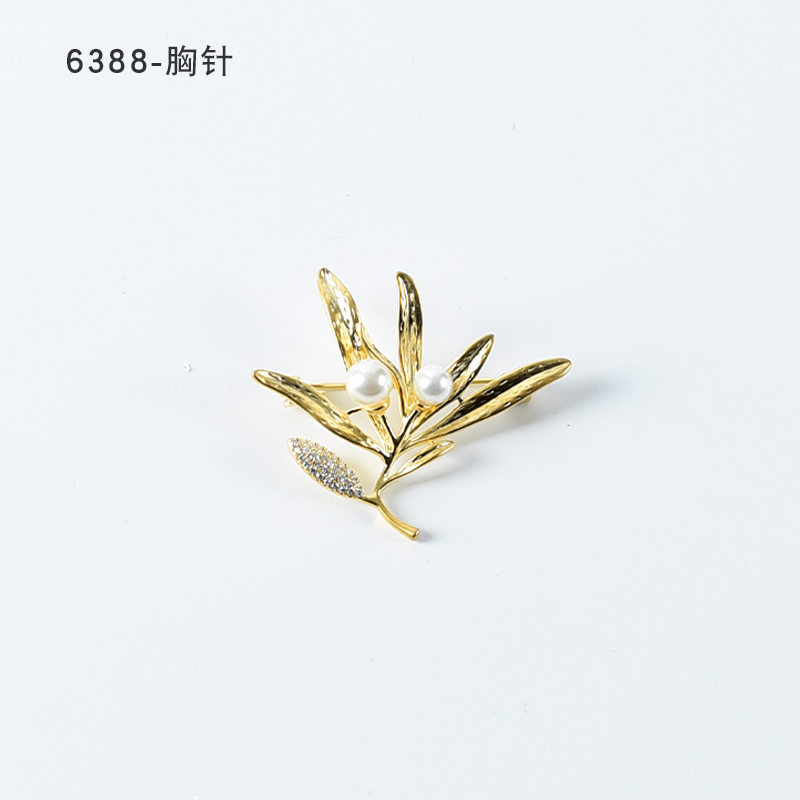 镀K金 REGIS  胸针～6388