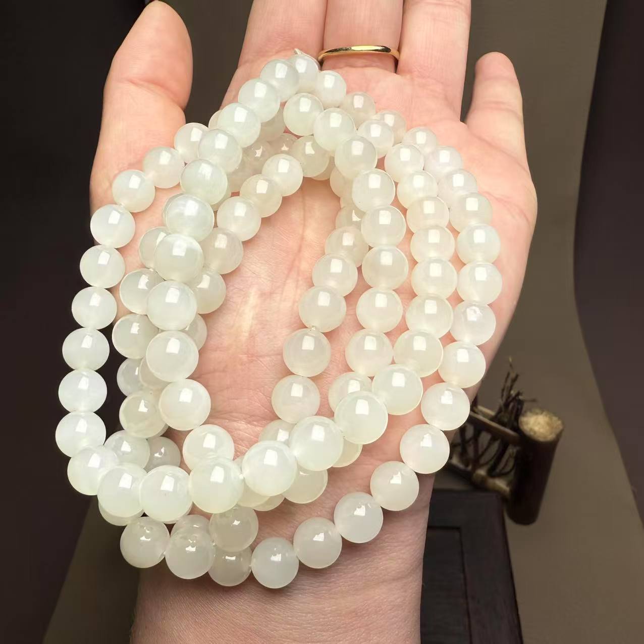 D827珠宝玉石精选和田玉手串