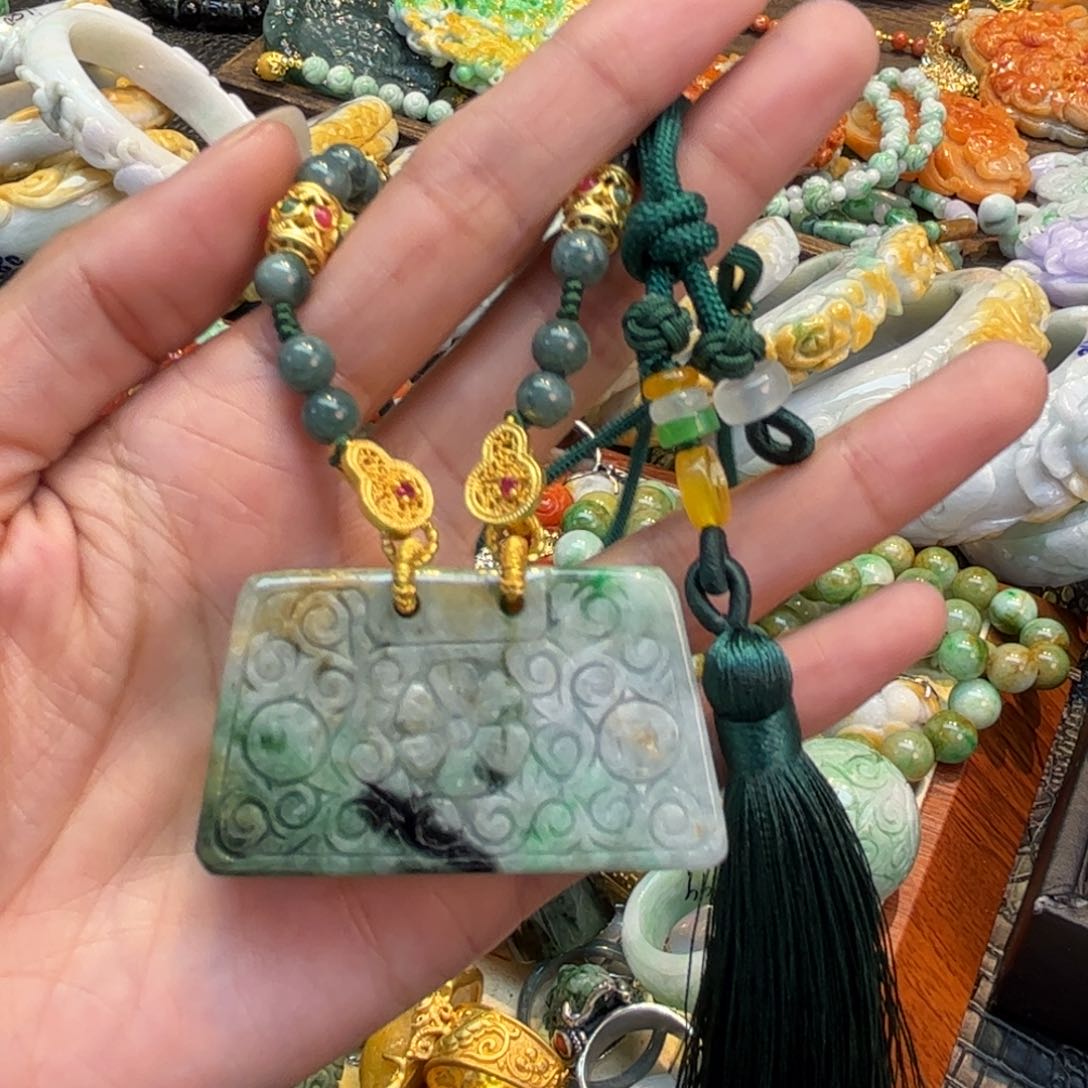 翡翠颈饰未镶嵌待编款