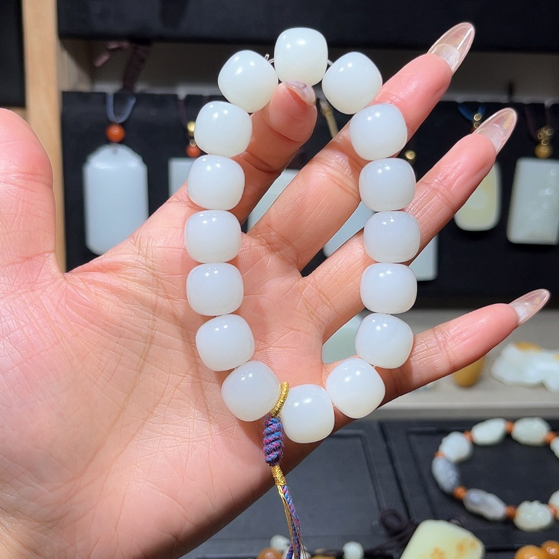 和田玉手链未镶嵌大**形13