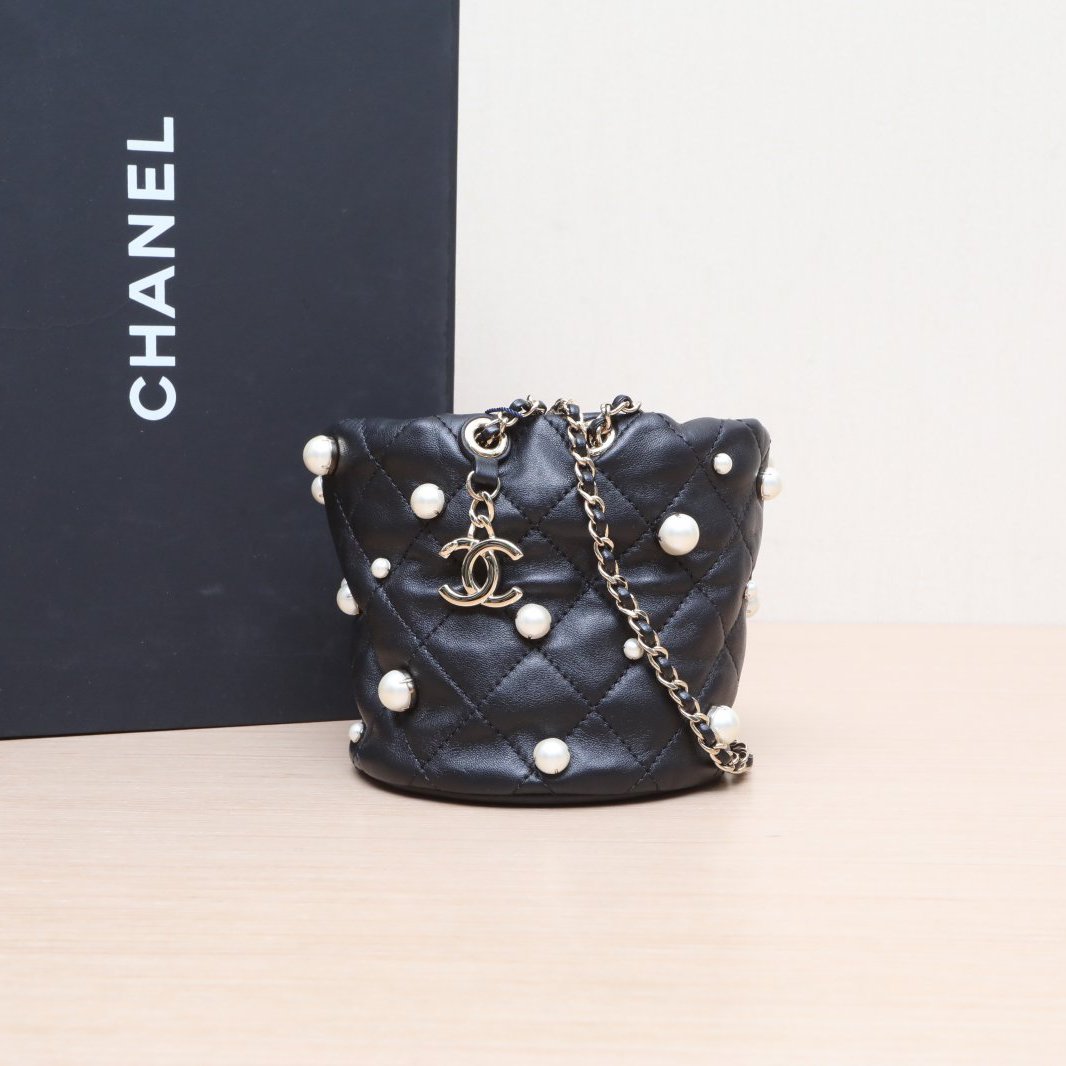 95新 Chanel/香奈儿 小花佳珊 21ss新款 珍珠水桶MINI 单肩包
