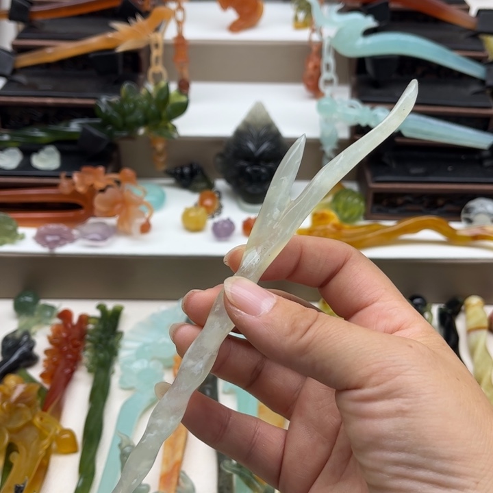 蛇纹石玉未镶嵌岫玉发簪