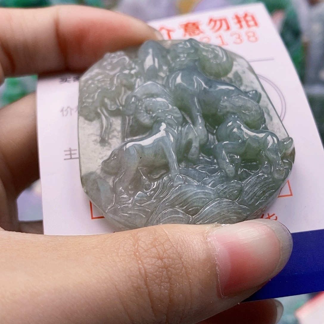 吊坠(不含链)未镶嵌翡翠