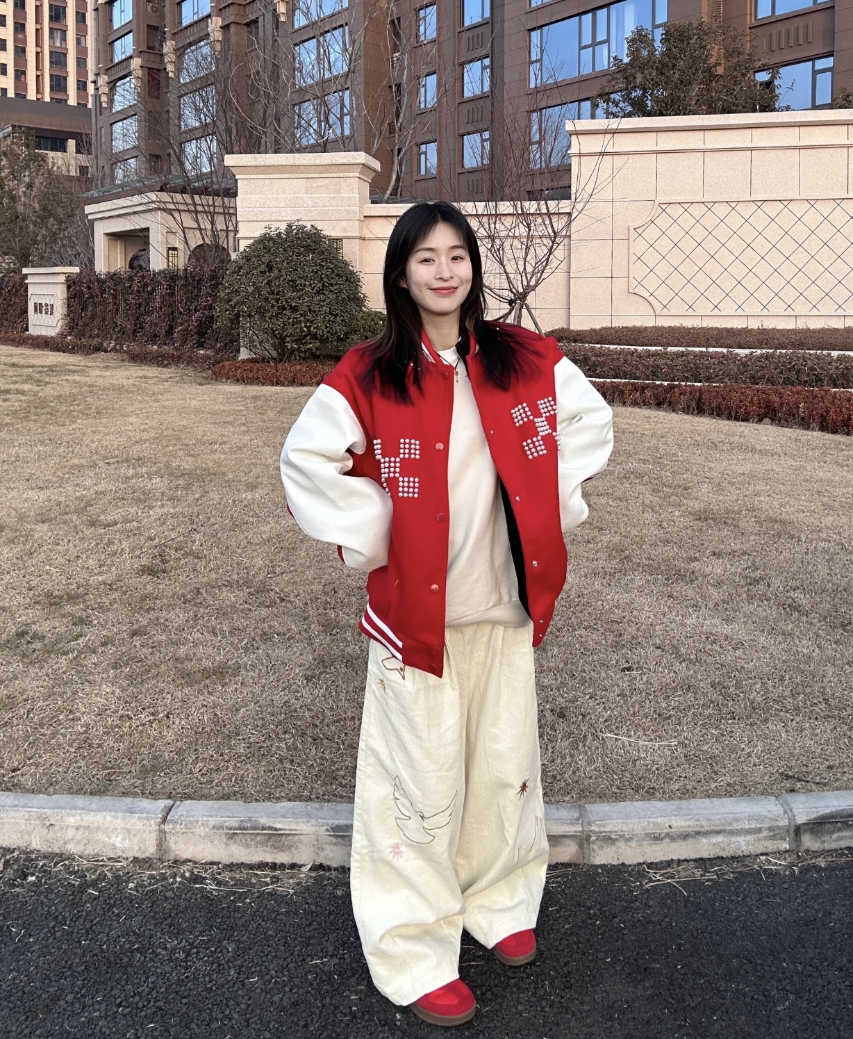 轻微染色！跟你买的国潮没区别！包帅的！一件短袖价格！珍珠棒球服