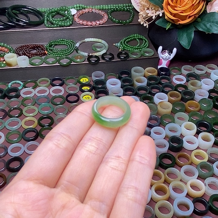 和田玉未镶嵌戒指15.0一口翠