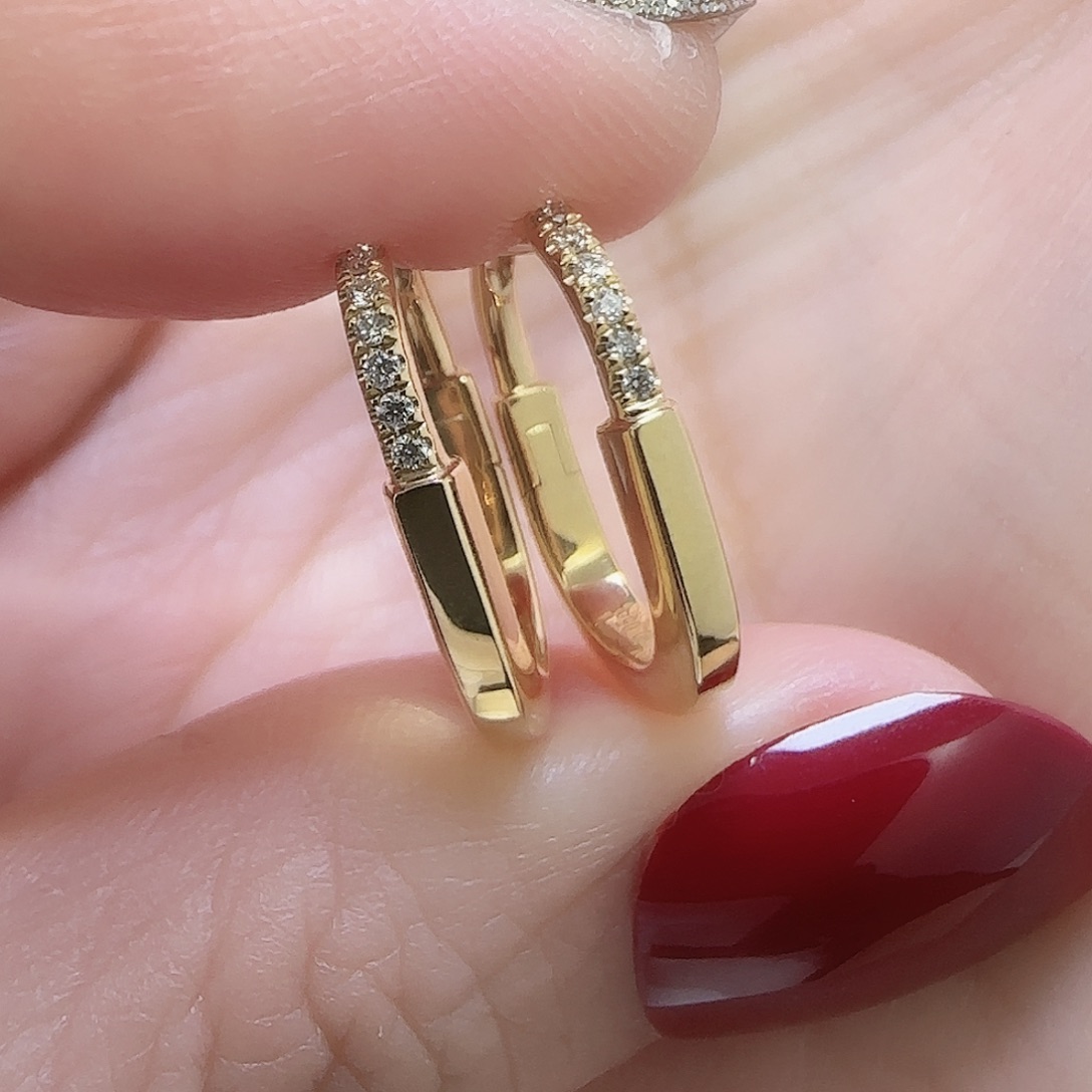 耳饰18K金镶嵌天然钻石