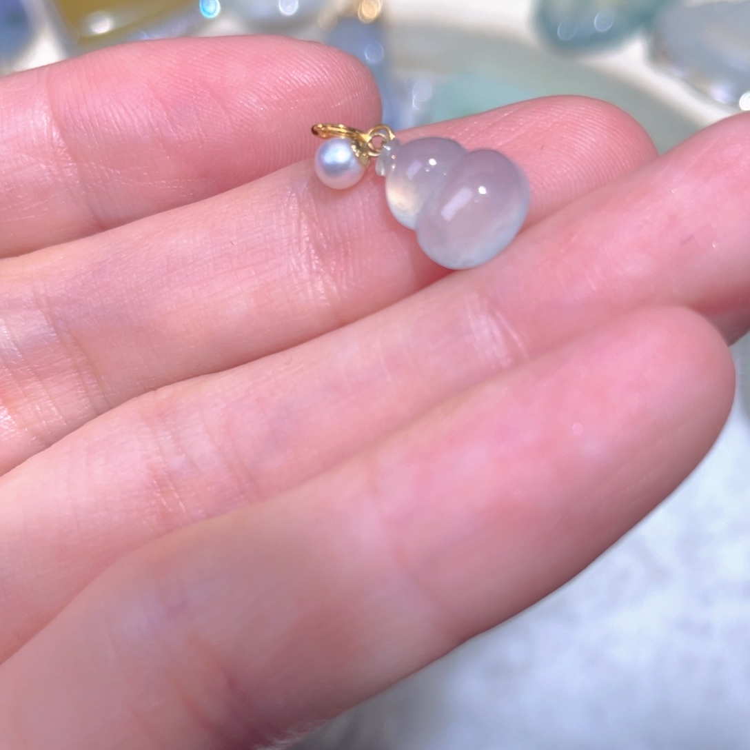 翡翠颈饰18K金镶嵌翡翠