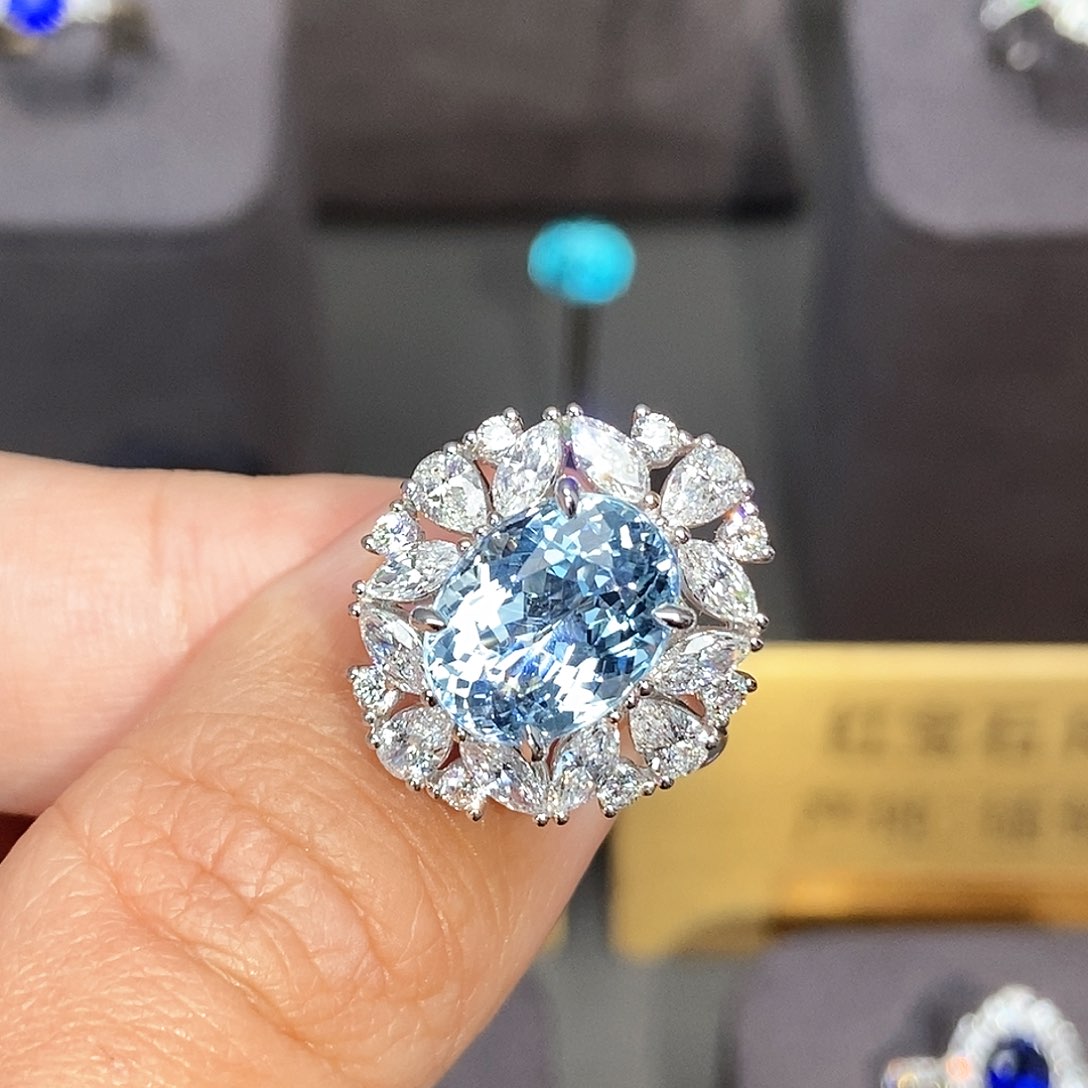 海蓝宝石戒指18K金镶嵌4.73克拉