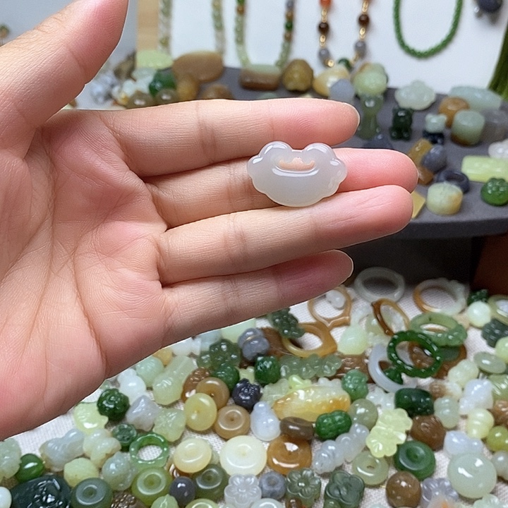 未镶嵌和田玉挂件