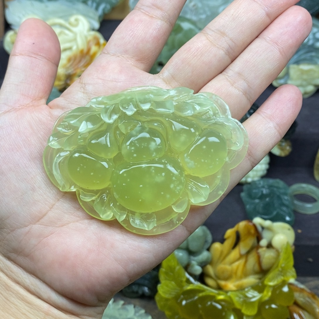 1***圆蛇纹石玉未镶嵌吊坠(赠链)