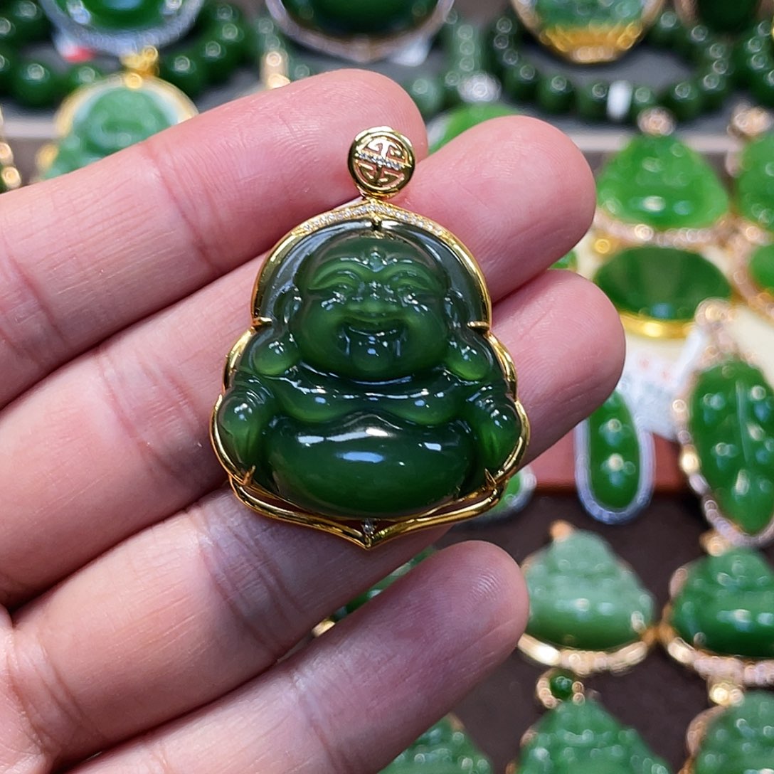 和田玉（碧玉）颈饰18K金镶嵌佛公30mm