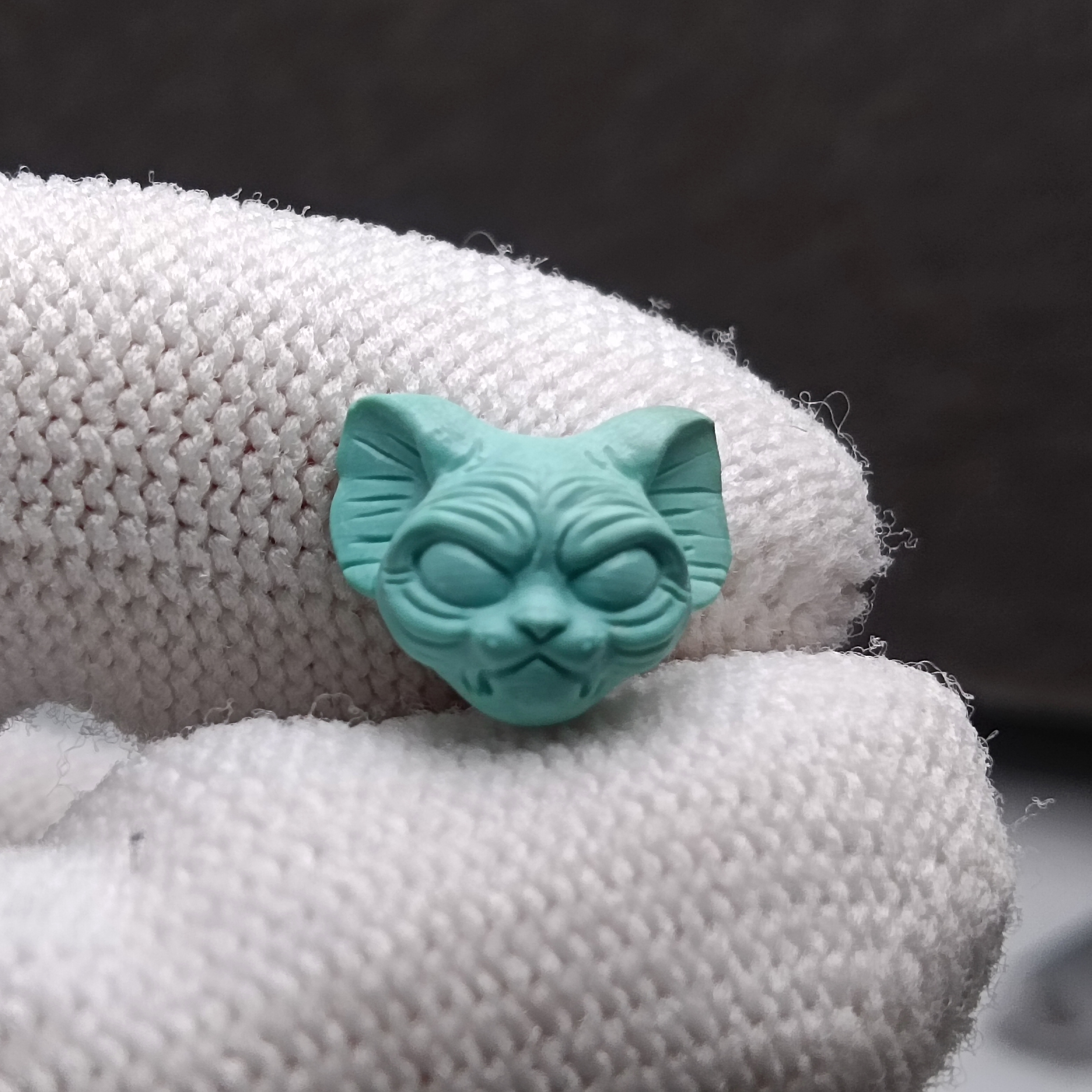 原矿绿松石高瓷精雕招财猫猫