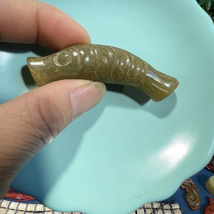 透闪石质玉未镶嵌挂件