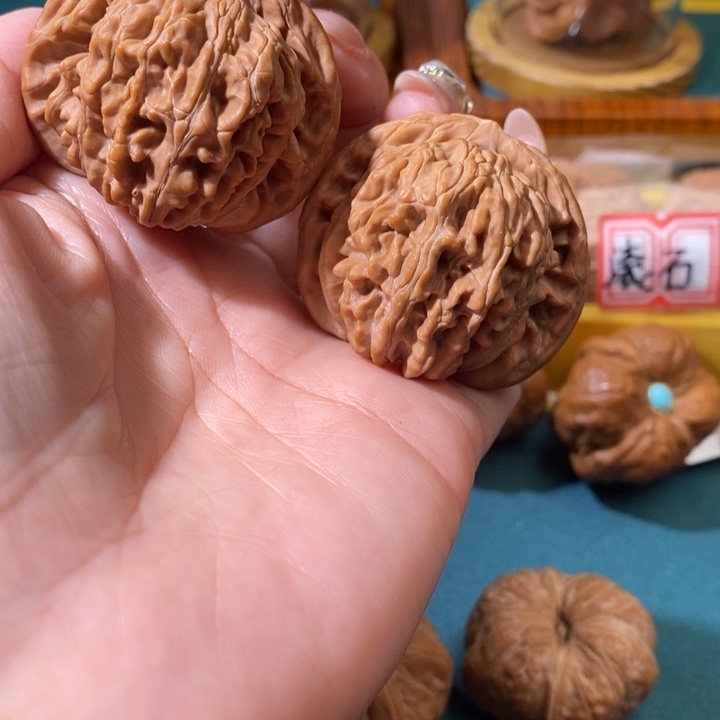 文玩核桃吊坠沉**এ汉高楼