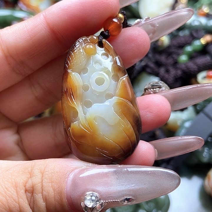 和田玉颈饰未镶嵌