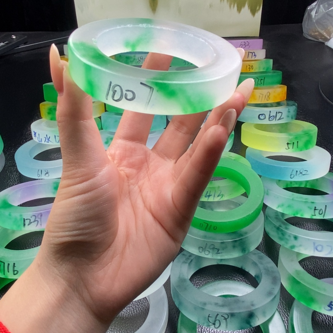 A***茂玉独龙翠百搭手镯