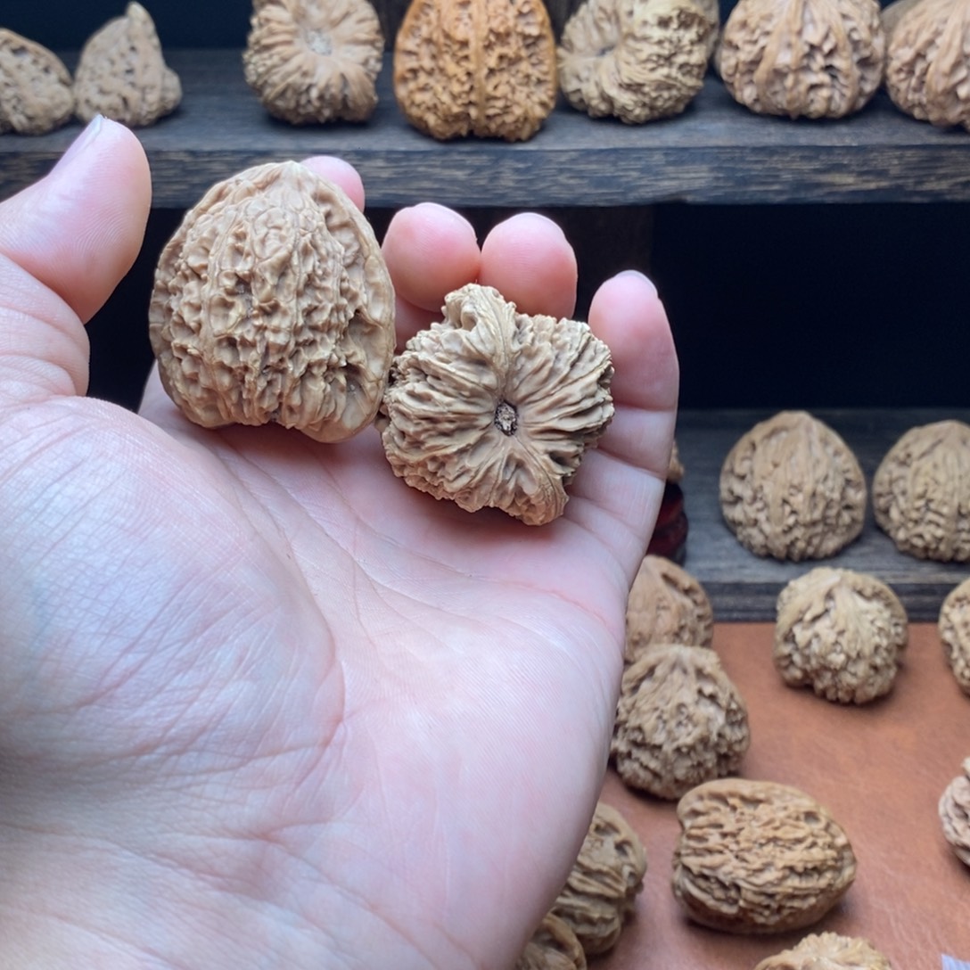 平***⁸核桃黄金甲文玩核桃