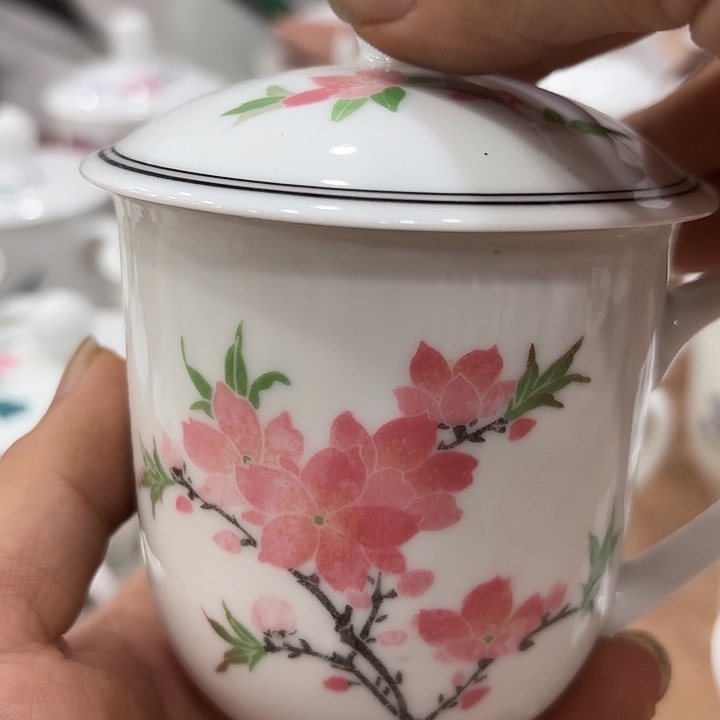 摆件杯子，杯子，杯子，水井桃花