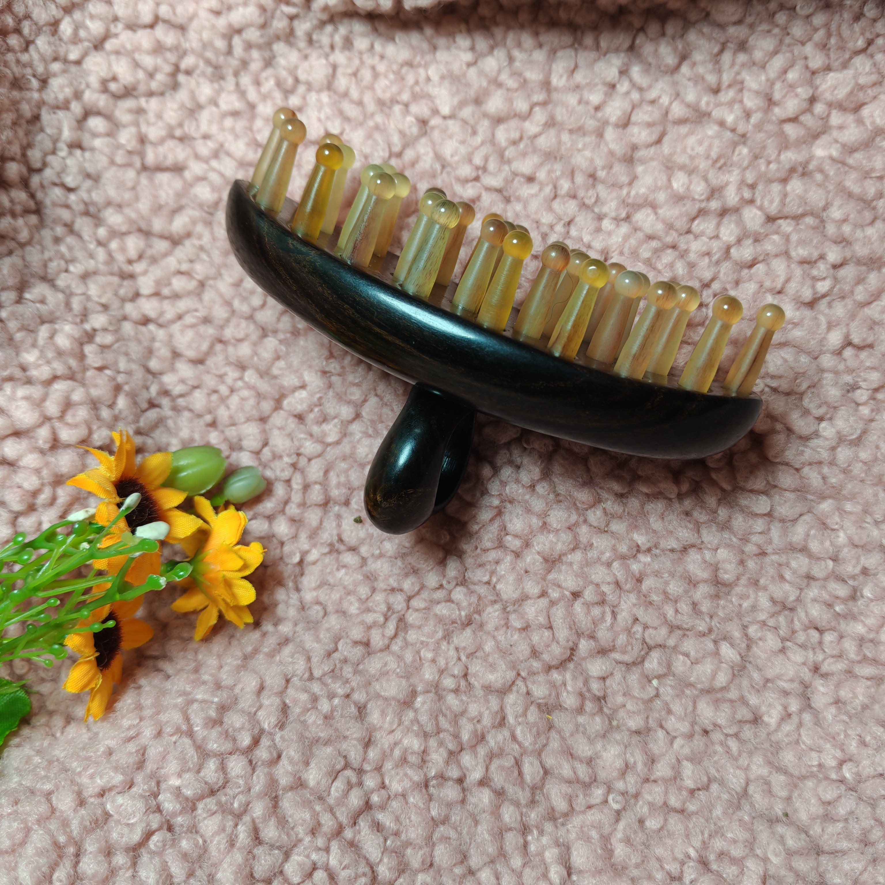 紫光檀33齿羊角按摩梳加厚小船