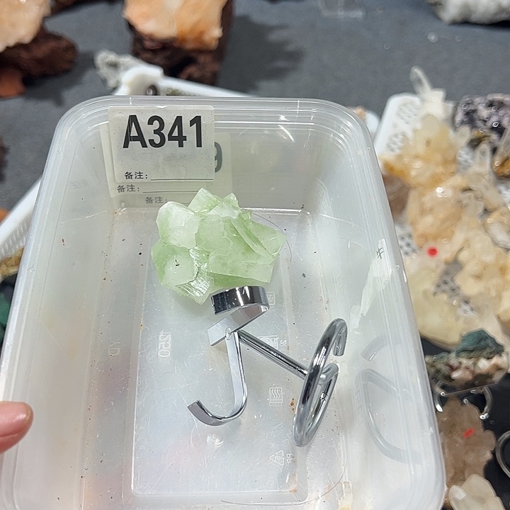 菀***菀珠宝半成品水晶未镶嵌