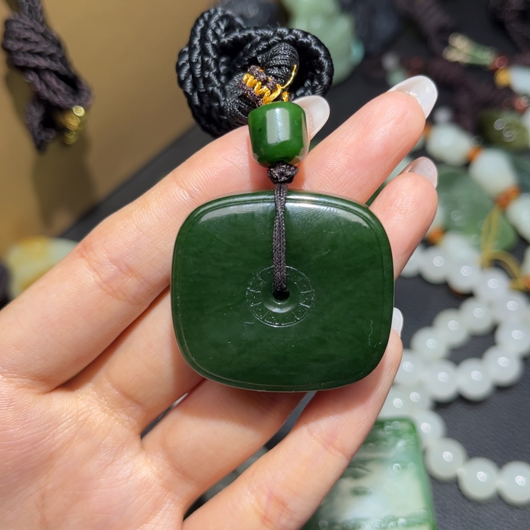 老***友和田玉未镶嵌颈饰