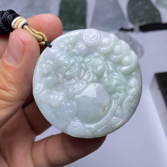 翡翠未镶嵌颈饰翡翠