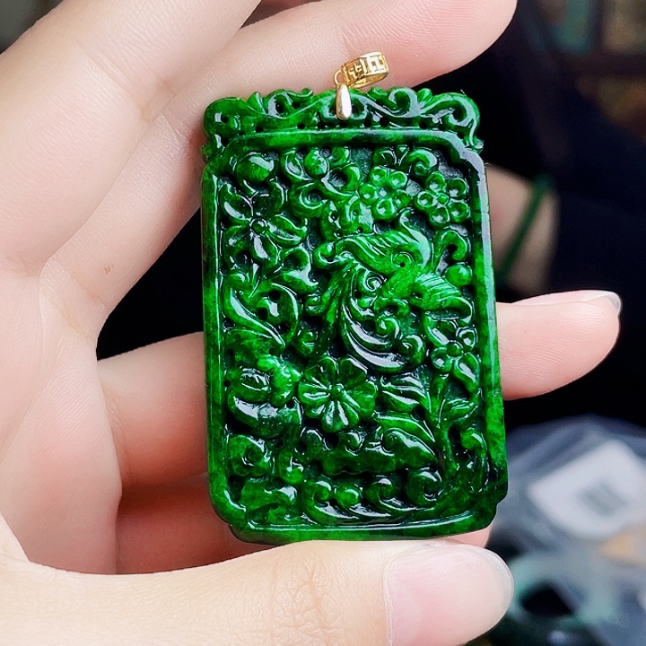 翡翠18K金镶嵌颈饰多样性