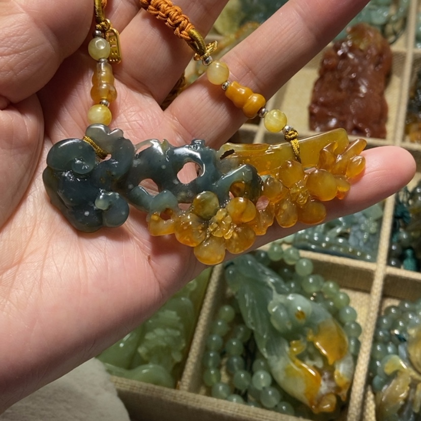 【闪购商品】蛇纹石玉未镶嵌颈饰