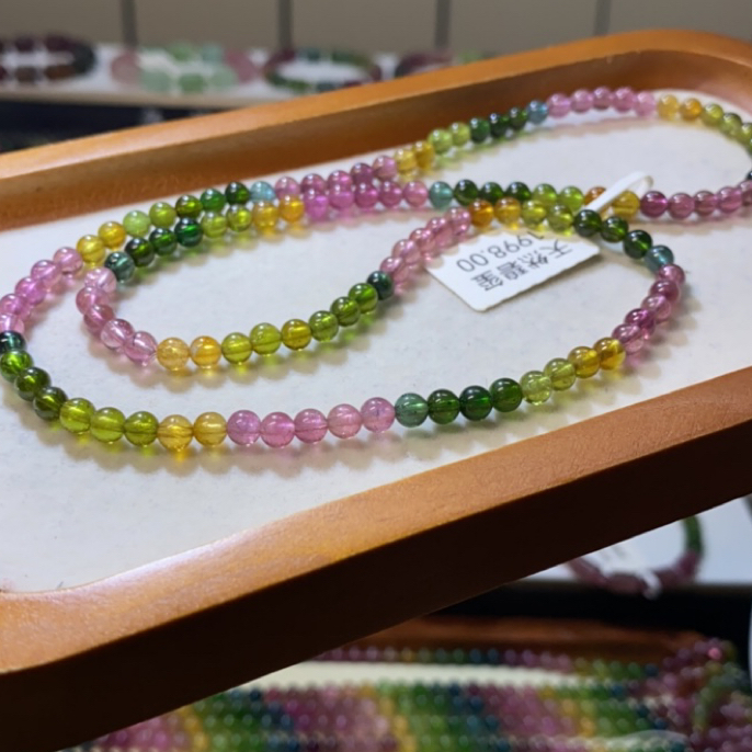 天然碧玺手链三圈项链，彩虹渐变色玻璃体4.7毫米