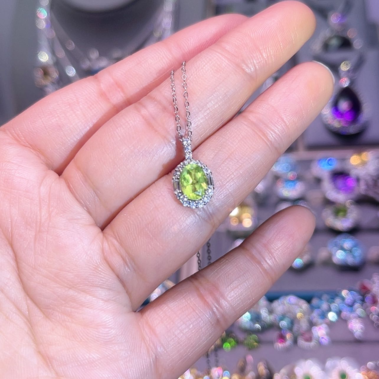 【闪购商品】橄榄石吊坠(赠链)银S925镶嵌